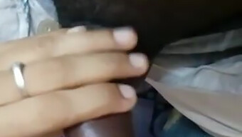 Indian Auntie Gets A Close-Up Handjob Cumshot