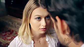 Missax.Com Presenta Un Incontro Hot Tra Natalia Starr E Jay Smooth In Questo Video Esplicito.