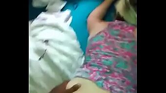 Amateur Recibe Penetración Anal Por Detrás Y Eyacula Dentro