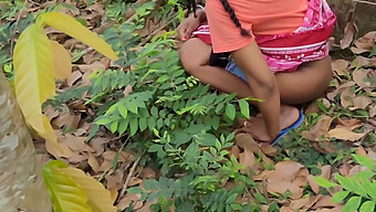 Blacked Outdoors: Remaja Pipis Di Hutan