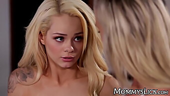 Elsa Jean, Một Cô Gái Tóc Vàng Tuyệt Đẹp, Thỏa Mãn Bản Thân Và Tham Gia Vào Việc Khám Phá Đồng Tính Nữ.