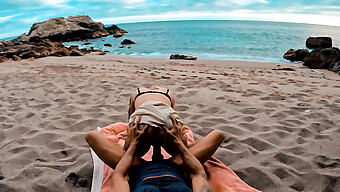 Seks Awam Di Pantai Dengan Teman Wanita Eropah Yang Berahi