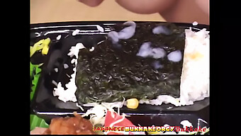 L'Esperienza Del Bukkake Di Una Teenager Giapponese Con Un Titolo A Tema Sushi