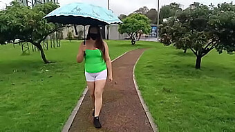 Vivi Le Tendenze Esibizioniste Di Una Moglie Colombiana In Questa Compilation Esplicita. Guardala Mostrare Il Suo Ampio Cameltoe, La Bellezza Naturale E Il Lato Selvaggio