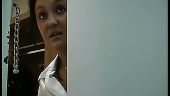 Deutsche Reife Frau Gibt Im Hotelzimmer Einen Blowjob