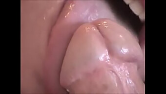 Sự Khoái Lạc Miệng Gần Gũi Với Kỹ Thuật Deepthroat