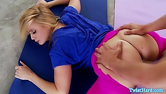 Blond Bomba Aj Applegate Dává Hluboký Orální Sex