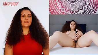 Rasiertes Muschigirl Verwöhnt Sich Mit Vibrator Zum Orgasmus