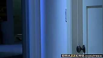 ليلى ستار وجوني سينز اللياقة البدنية في جلسة ساخنة ومتشددة لـ Brazzers