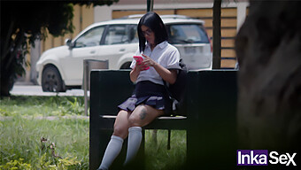 Una Ingenua Colegiala Latina Es Llevada A La Casa De Un Extraño Para Actividades Sexuales Después De La Escuela