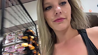 Hot Offentlig Blowjob Og Gloryhole Sex Med Risikovillige Blondiner