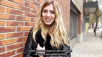 Seducción E Intercambio Sexual Con Una Adorable Rubia En Público