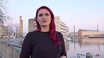 Rødhåret Tysk Coed Melina Ber Om Sex For Penger I Gatecasting-Video