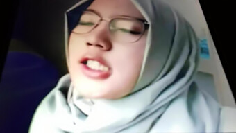 Lelaki Muslim Menghisap Wanita Yang Terangsang