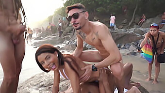 El Revolcón En La Playa Pública De Bianca Dantas Con Múltiples Parejas Y Actos Sexuales Poco Habituales