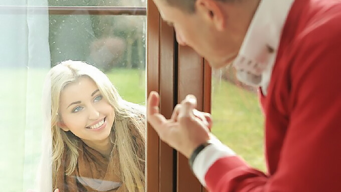 Ellen Jess Tirada, Figura De Padre Le Da Una Mano Amiga