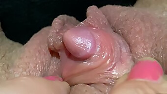 Newly Shaved Teen'S Close-Up Of Her Large Clitoris In Pov Video